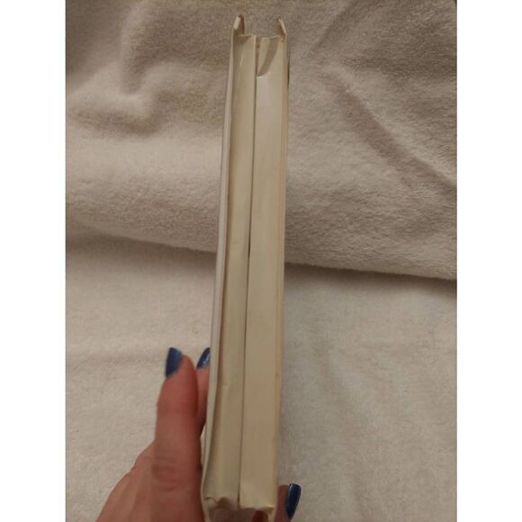 Universal Studios BABE (VHS, 1995) - Picture 6 of 8